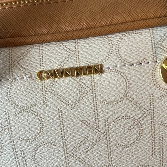 Calvin Klein Purse - Picture 6 of 15